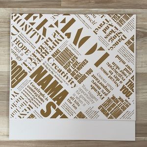 ❤️ Lululemon gold and white gift box